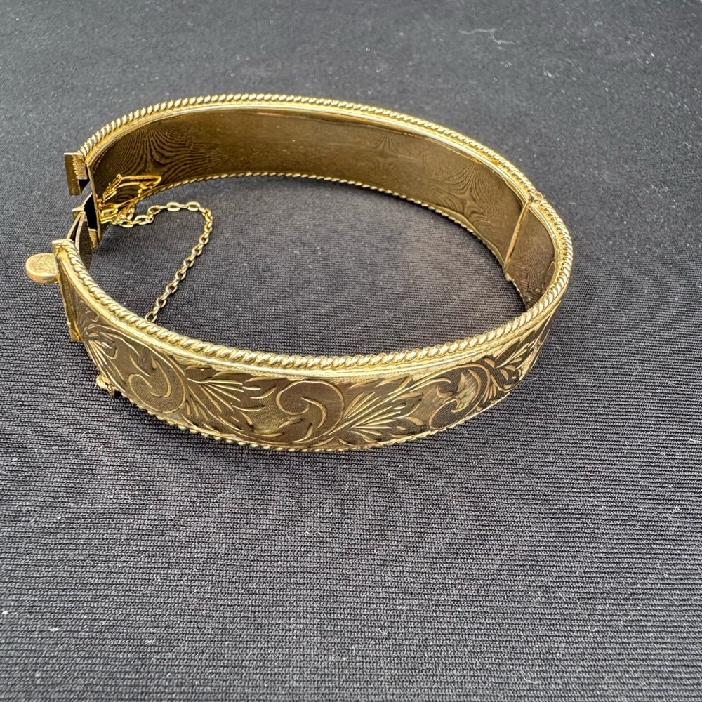 Vintage 1/10  Gold Floral Engraved Cuff Hinged Bracelet